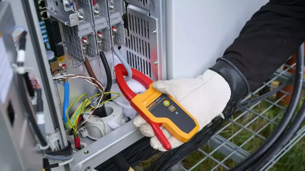 فحص كهرباء المنزل